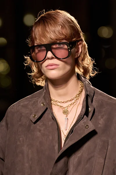 Look 93